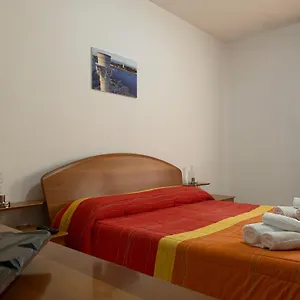 https://apt-a-casa-di-zia-ale.lecce-hotels.com
